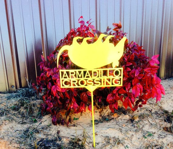Rusty Rooster Fabrication & Design Dead Armadillo Crossing Garden Stake (O10)