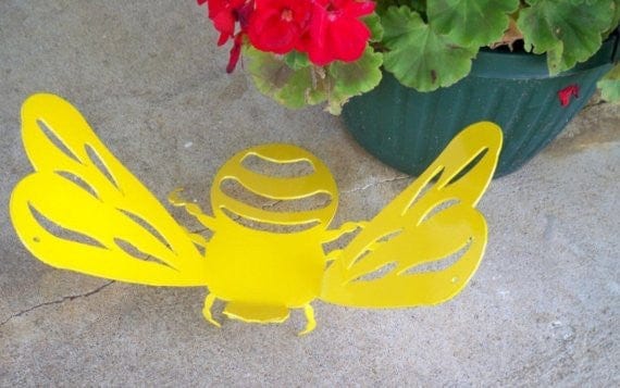 Rusty Rooster Fabrication & Design Giant 3D Bumble Bee Metal Art (C1)