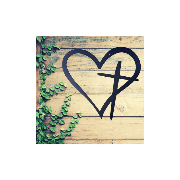 Rusty Rooster Fabrication & Design Heart Cross (D45)