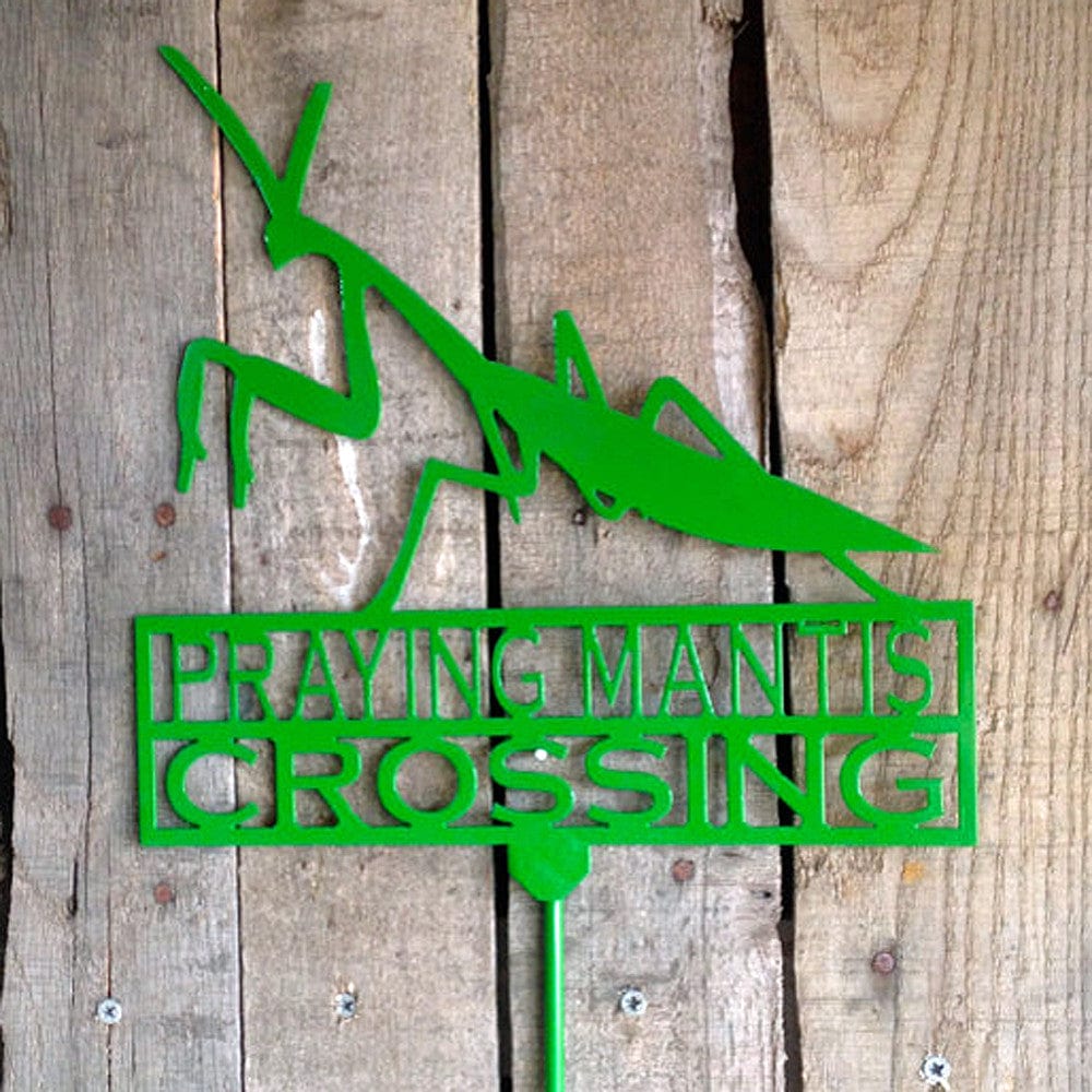 Rusty Rooster Fabrication & Design Praying Mantis Crossing Garden Stake (I18)